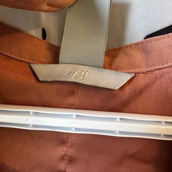 Peachy Pink Mini Sundress with V-Neck Flutter Sleeves - Picture 3 of 5